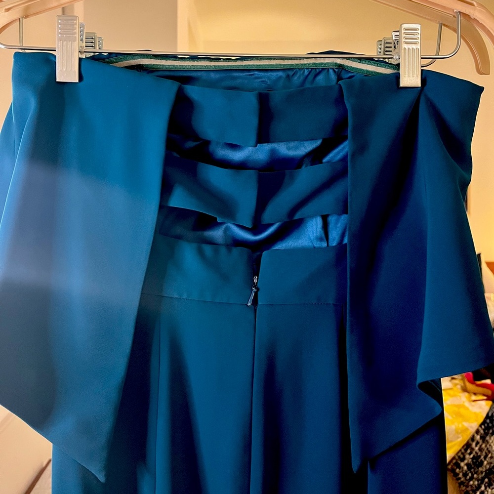 This is a steal! Aqua blue crepe gown by Jay Godfrey - 0/Xs/Sm - Picture 5 of 6